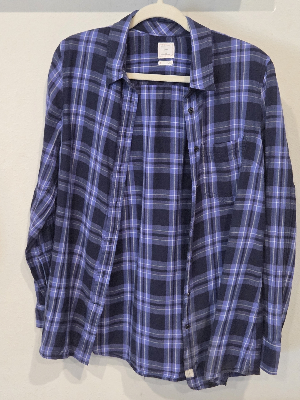 GAP Men's Navy and Light Blue Plaid Button-Down Shirt